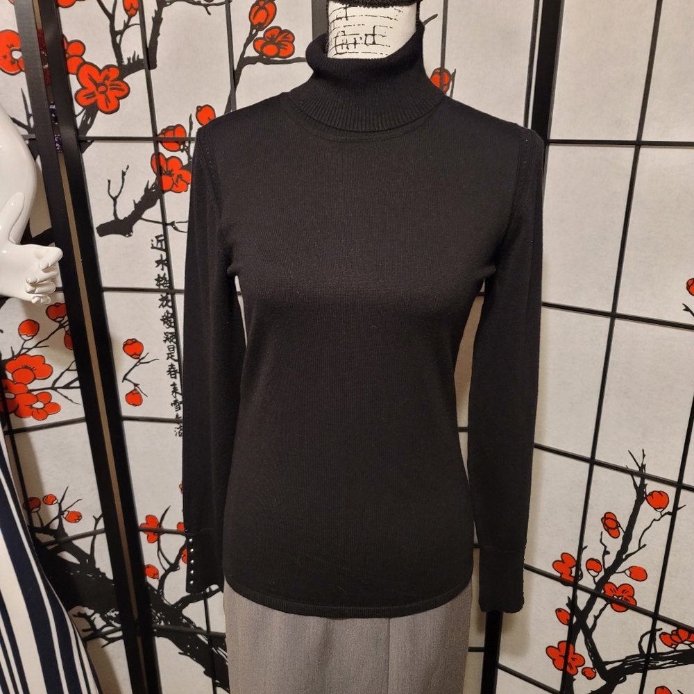 Premise Studio Ladies Black Turtleneck w/edging & Gold Stud cuffs/size medium